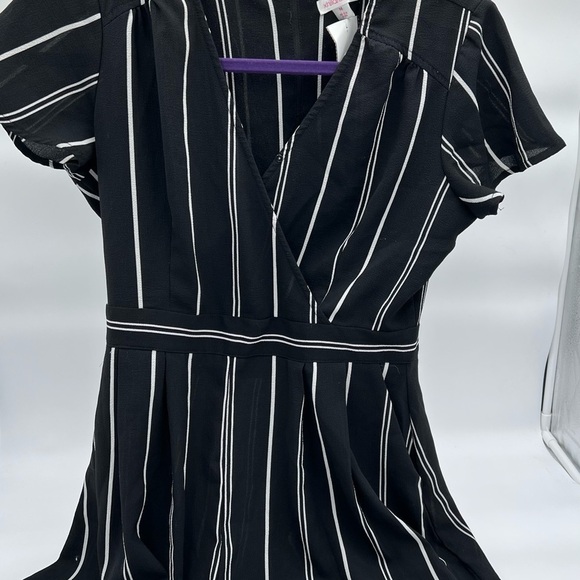 Xhilaration Size Medium Black & White Striped - Picture 9 of 15